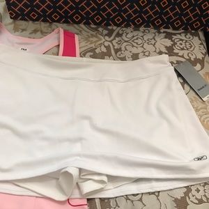 Brand new white Reebok skirt size M